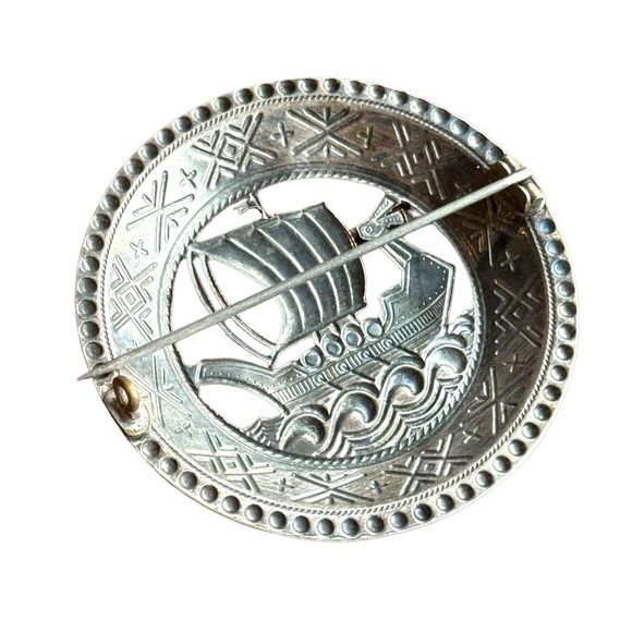 Antique silver NORDIC Viking ship brooch - Picture 2 of 2